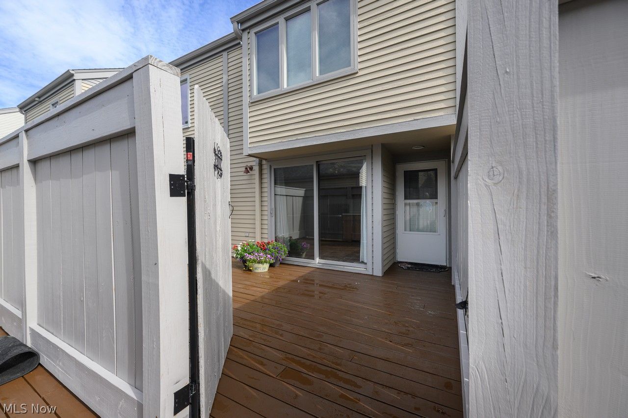 3201 Mariners Island Drive NW Canton OH 44708