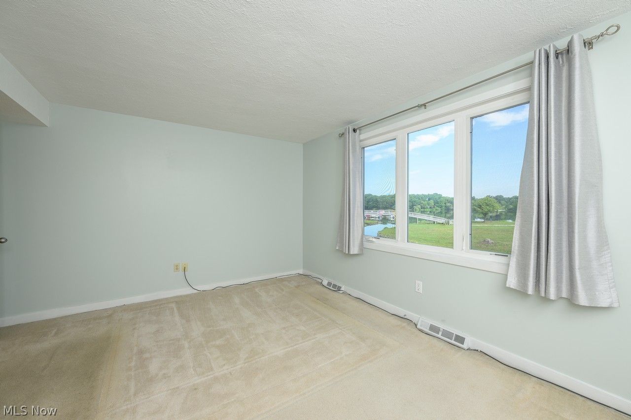 3201 Mariners Island Drive NW Canton OH 44708