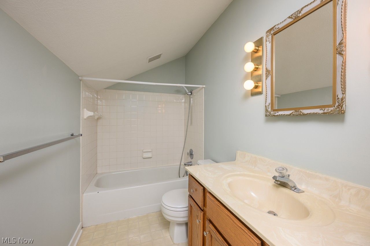3201 Mariners Island Drive NW Canton OH 44708