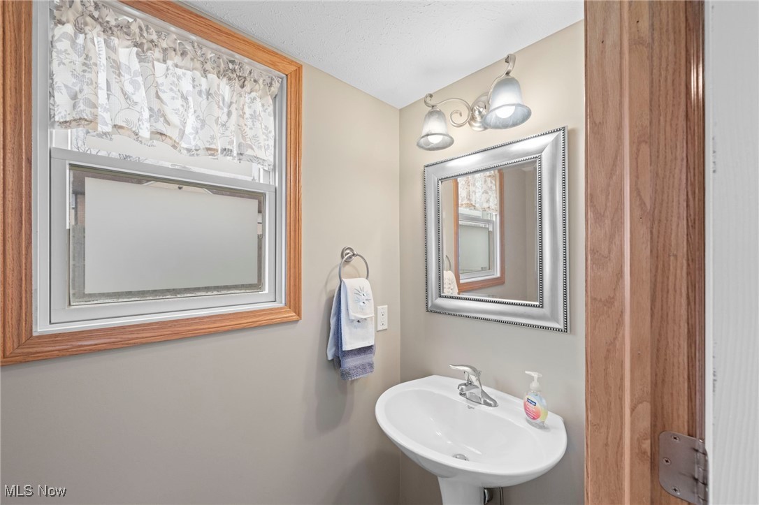 38606 Granite Drive Willoughby OH 44094