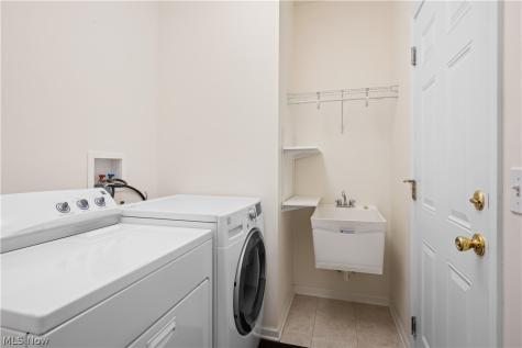 29427 Hummingbird Circle Westlake OH 44145