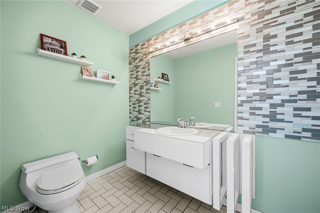 1376 Bobby Lane Westlake OH 44145