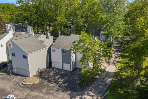 1376 Bobby Lane Westlake OH 44145