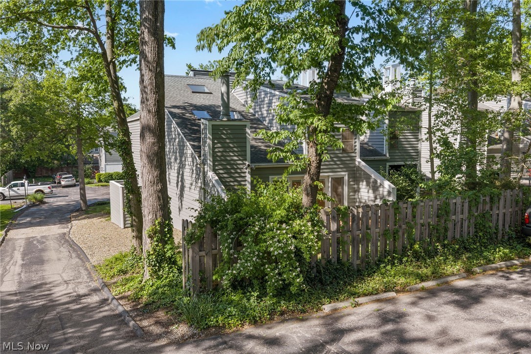 1376 Bobby Lane Westlake OH 44145