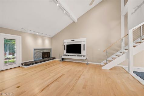 1376 Bobby Lane Westlake OH 44145