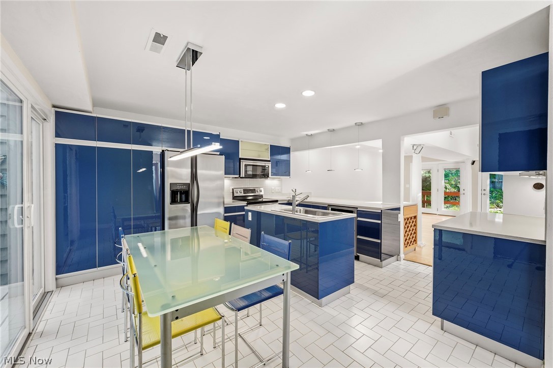 1376 Bobby Lane Westlake OH 44145