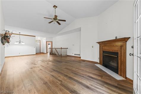 631 N Ridgecliff Street Tallmadge OH 44278
