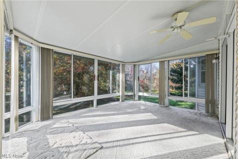 631 N Ridgecliff Street Tallmadge OH 44278