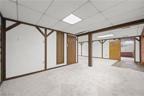 631 N Ridgecliff Street Tallmadge OH 44278