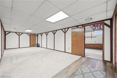 631 N Ridgecliff Street Tallmadge OH 44278