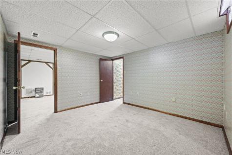 631 N Ridgecliff Street Tallmadge OH 44278