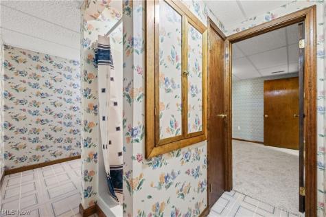 631 N Ridgecliff Street Tallmadge OH 44278