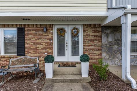 3631 Kenwood Drive Uniontown OH 44685