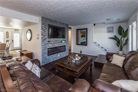 3631 Kenwood Drive Uniontown OH 44685