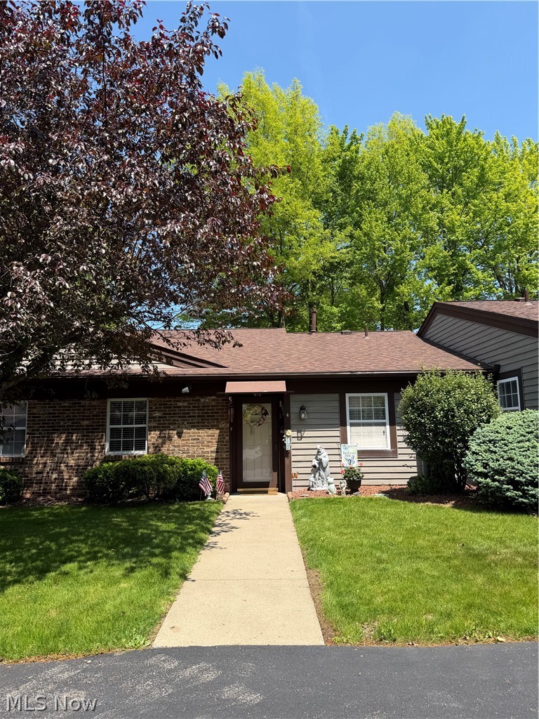 810 Nob Hill Drive Niles OH 44446