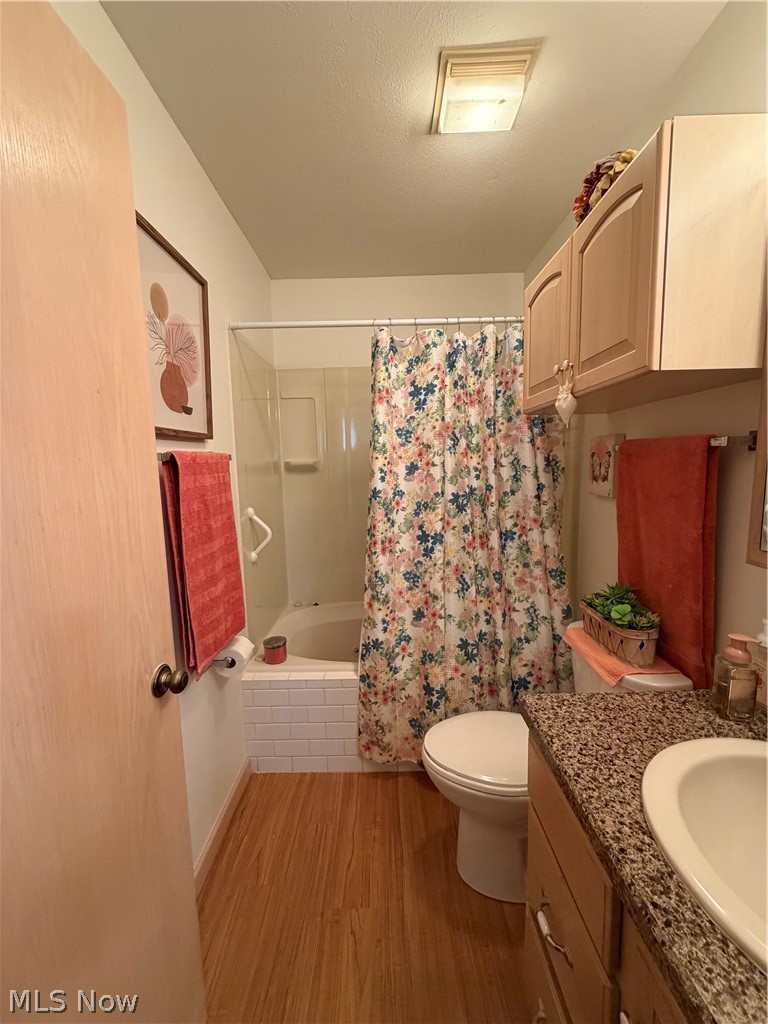 810 Nob Hill Drive Niles OH 44446