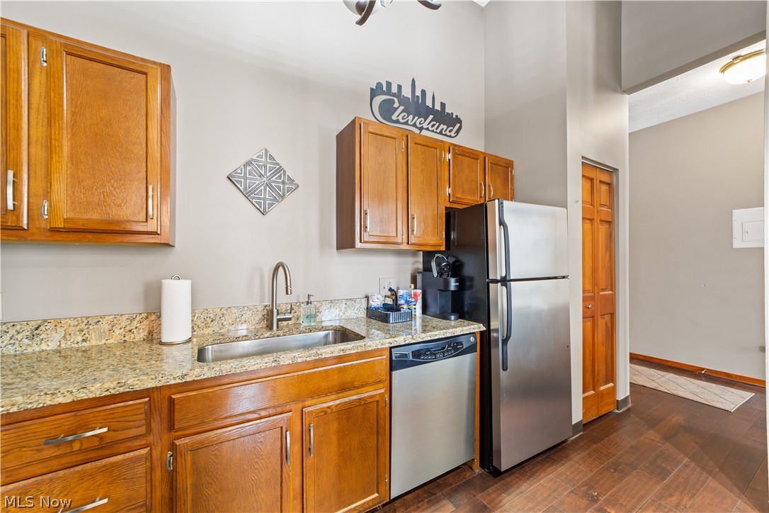408 W Saint Clair Avenue Cleveland OH 44113