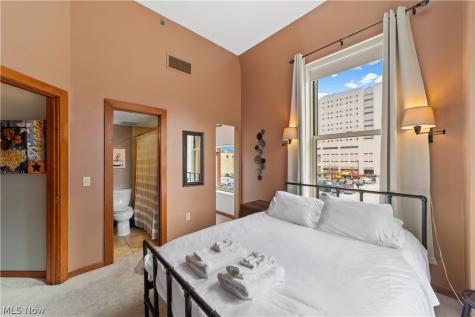 408 W Saint Clair Avenue Cleveland OH 44113