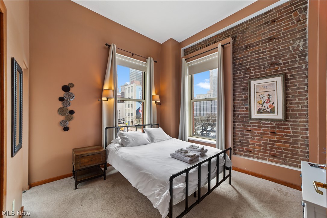 408 W Saint Clair Avenue Cleveland OH 44113
