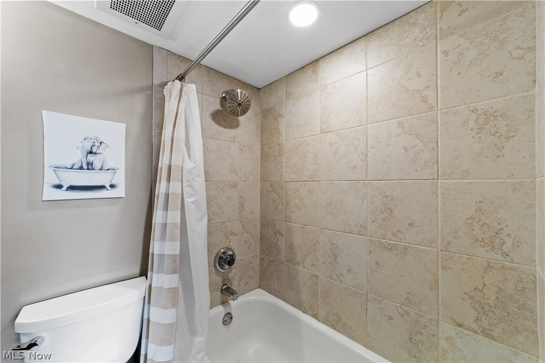 408 W Saint Clair Avenue Cleveland OH 44113