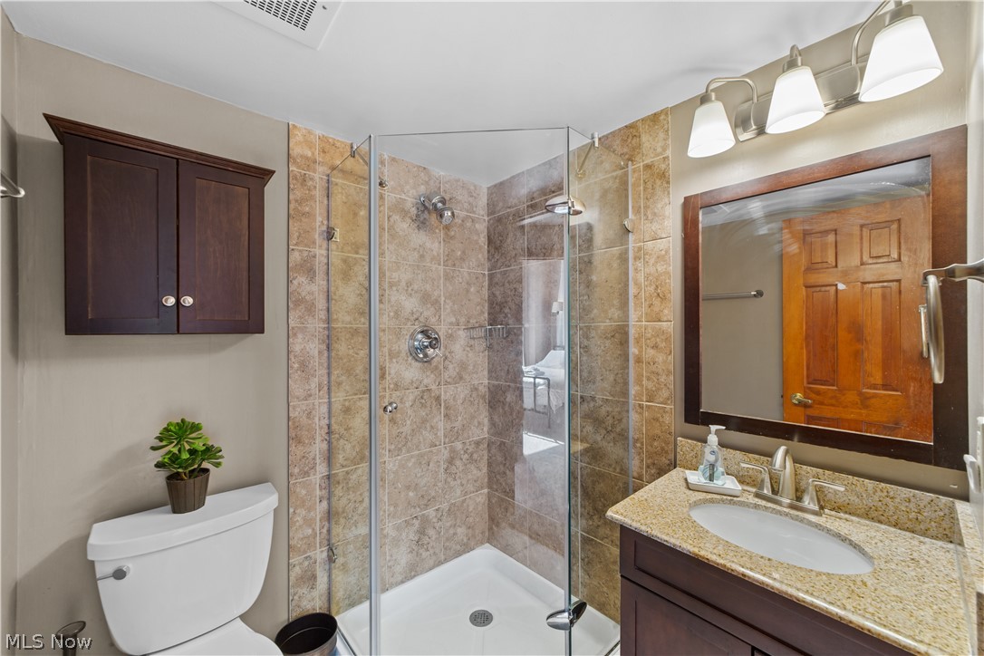 408 W Saint Clair Avenue Cleveland OH 44113