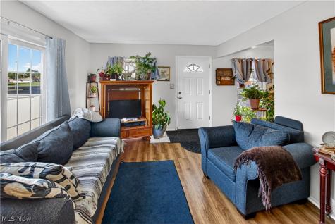 17522 Independence Court Brook Park OH 44142