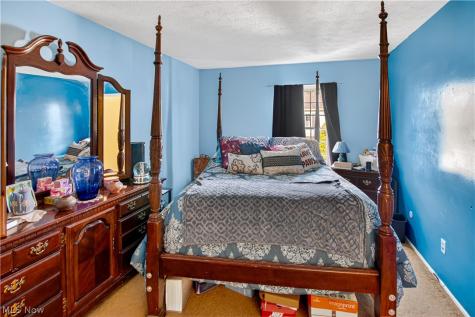 17522 Independence Court Brook Park OH 44142