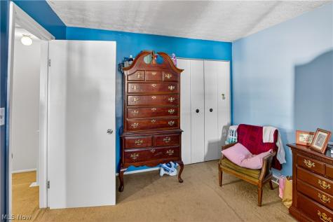 17522 Independence Court Brook Park OH 44142