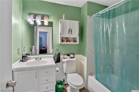 17522 Independence Court Brook Park OH 44142