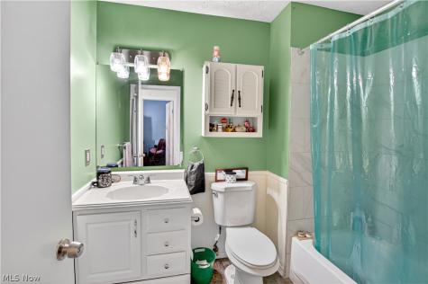 17522 Independence Court Brook Park OH 44142