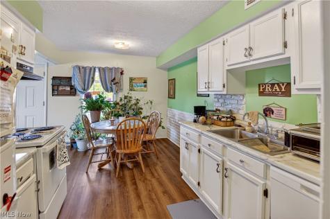 17522 Independence Court Brook Park OH 44142