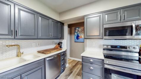 11820 Edgewater Drive Lakewood OH 44107