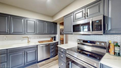 11820 Edgewater Drive Lakewood OH 44107