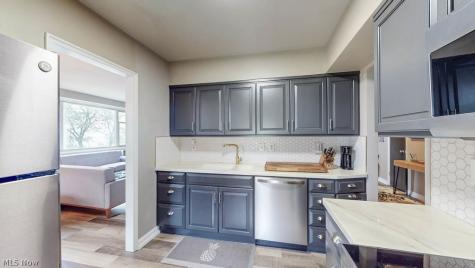 11820 Edgewater Drive Lakewood OH 44107