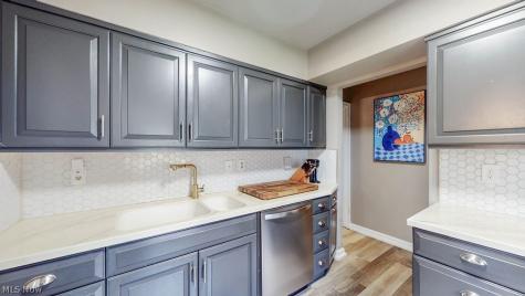 11820 Edgewater Drive Lakewood OH 44107