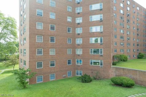 11820 Edgewater Drive Lakewood OH 44107