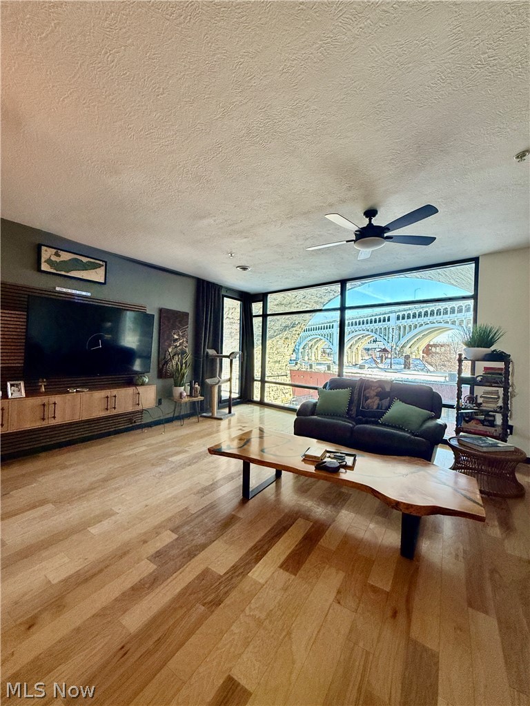 1237 Washington Avenue Cleveland OH 44113