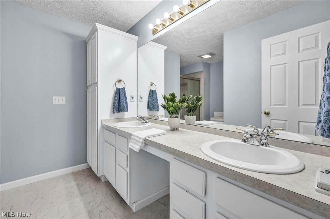 2747 Wyndgate Court Westlake OH 44145