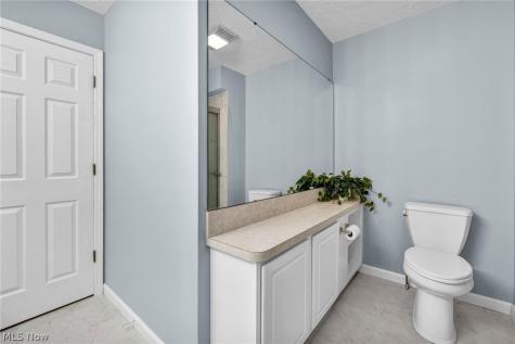 2747 Wyndgate Court Westlake OH 44145