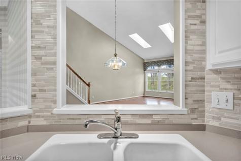 2747 Wyndgate Court Westlake OH 44145