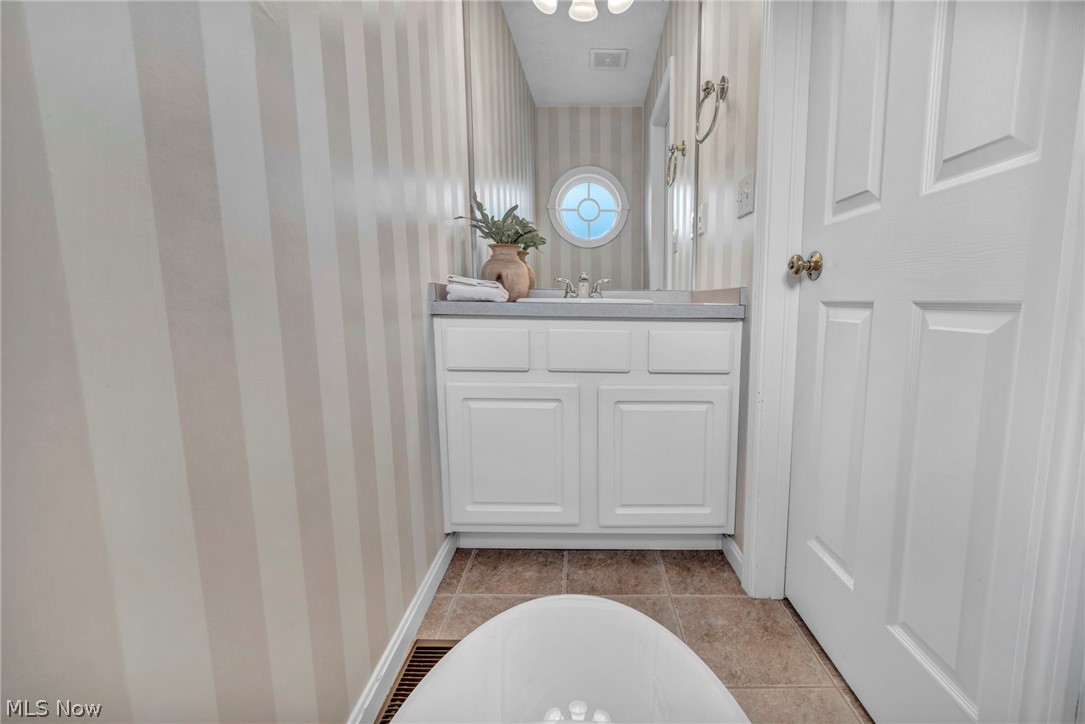 2747 Wyndgate Court Westlake OH 44145