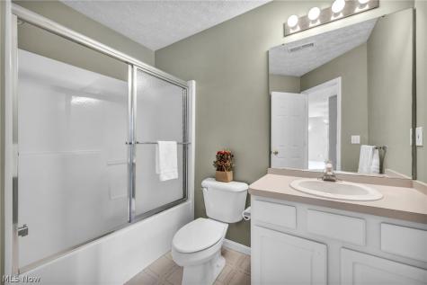 2747 Wyndgate Court Westlake OH 44145