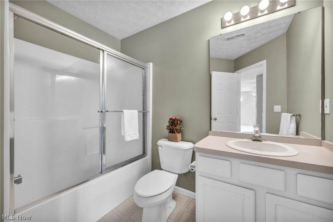 2747 Wyndgate Court Westlake OH 44145