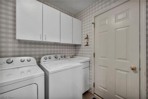 2747 Wyndgate Court Westlake OH 44145