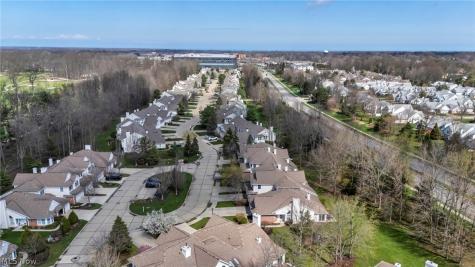 2747 Wyndgate Court Westlake OH 44145