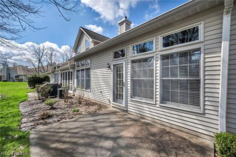 2747 Wyndgate Court Westlake OH 44145