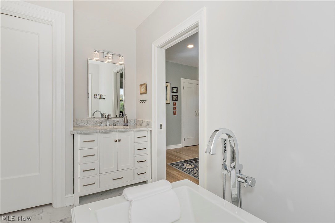 2577 Overlook Road Cleveland Heights OH 44106
