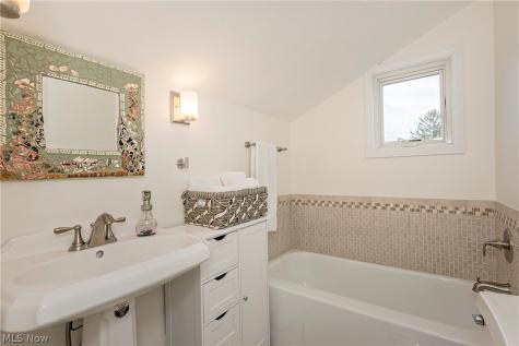 2577 Overlook Road Cleveland Heights OH 44106