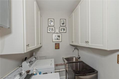 2577 Overlook Road Cleveland Heights OH 44106