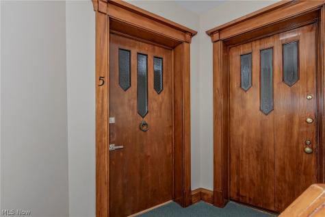 2577 Overlook Road Cleveland Heights OH 44106